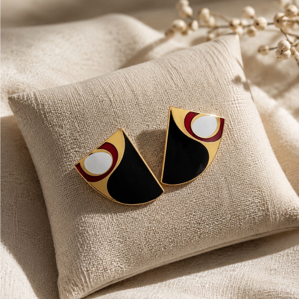 Samuel Huang Stamped- Half-Moon Earrings